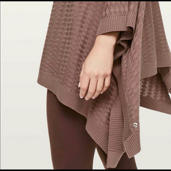 Lululemon divinity poncho - Picture 2 of 4